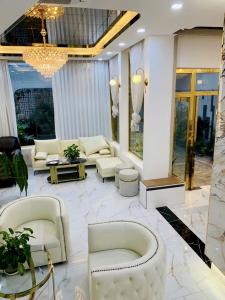 BÁN NHÀ KHU VIP QUẬN 7, VỪA Ở VỪA KINH DOANH CÓ DÒNG TIỀN CHỈ NHỈNH 16 TỶ, GẦN CHỢ, TRƯỜNG HỌC, PHÚ MỸ HƯNG, TẶNG NỘI THẤT (TRONG ĐÓ CÓ 12 MÁY LẠNH)
