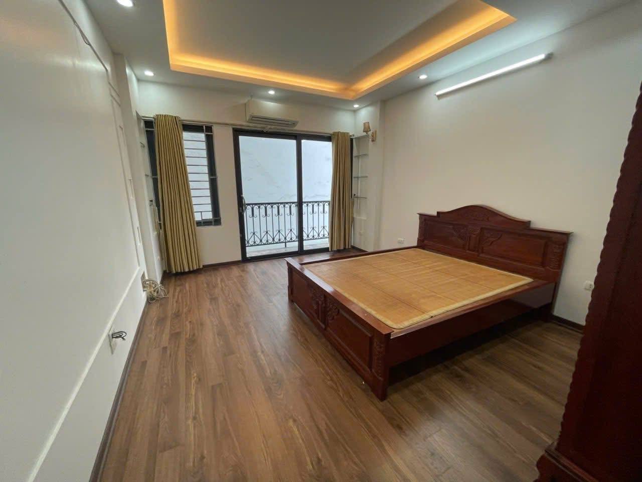 NHÀ MỚI - THANG MÁY - Ô TÔ ĐỖ CỬA