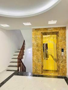 NHÀ MỚI - THANG MÁY - Ô TÔ ĐỖ CỬA