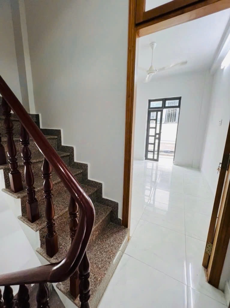 33M2 - 4 TẦNG - HẺM 3M - AN NINH - CHỈ HƠN 6 TỶ