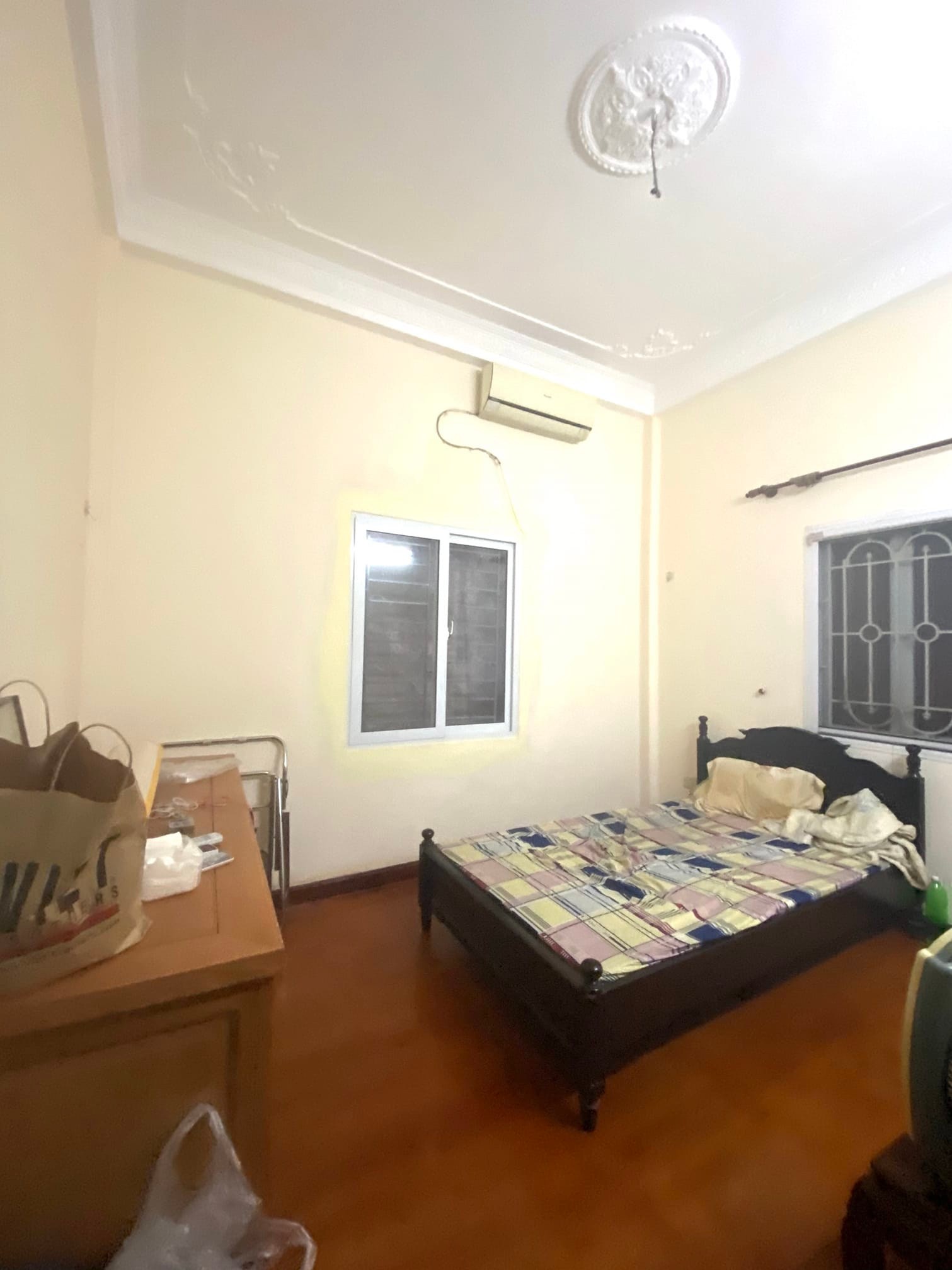Chính chủ bán nhà đường Láng, ôtô đỗ cửa, 48m2, 4 tầng, chỉ 8.8 tỷ.