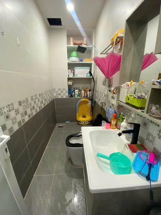 Nhà 3 mặt tiền Tân Kỳ Tân Quý, 84m2, 3 tầng, hẻm thông, giá 6x tỷ