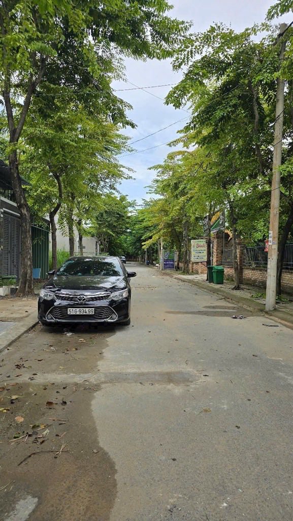 BÁN NHÀ PHỐ MỚI TINH THIẾT KẾ TÂN CỔ ĐIỂN - XE HƠI ĐẬU TRONG SÂN, ĐƯỜNG LÒ LU, P. TRƯỜNG THẠNH , TP THỦ ĐỨC