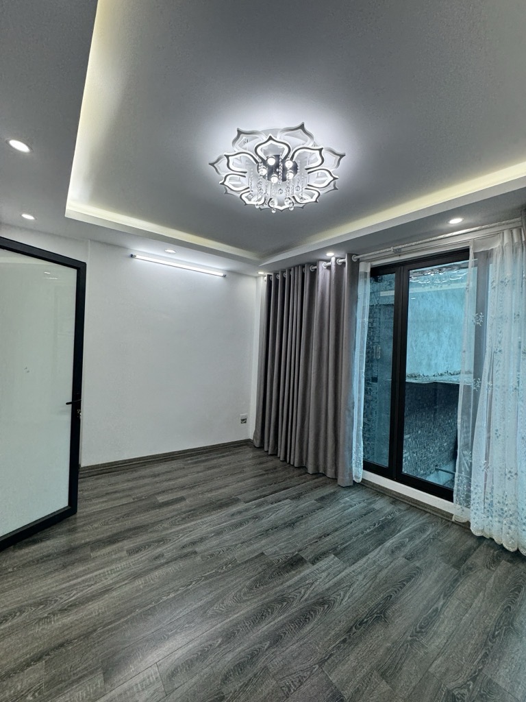 BÁN NHÀ 4 TẦNG NGÕ CHỢ KHÂM THIÊN