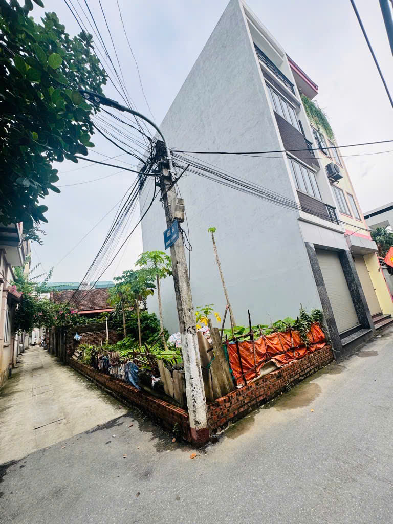 Cần bán lô đất 2 mặt tiền, lô góc ô tô đỗ cửa