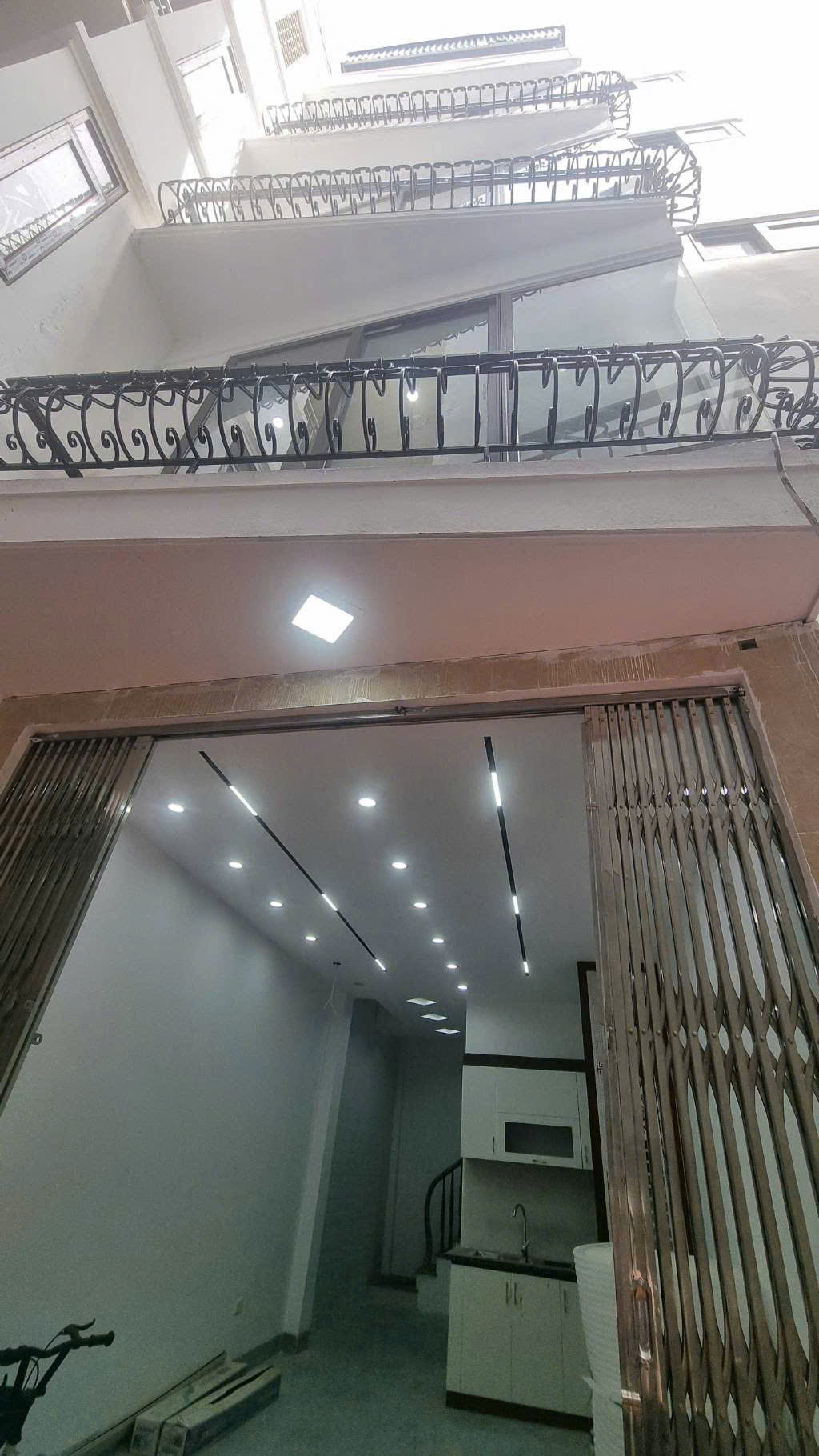 02 Siêu phẩm ô tô vào nhà tại Ngõ Chùa Xa – Phúc La, Hà Đông, thang máy, tiện ích bạt ngàn 30m2 x 6 tầng