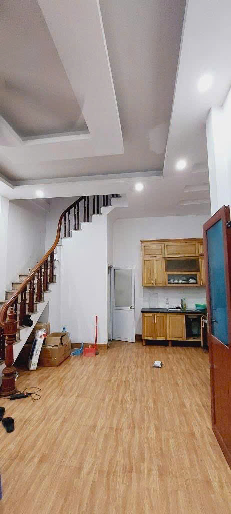 Chủ có việc cần bán gấp nhà ở Tổ 3 Đa Sỹ 40m2 x 3 tầng , lô góc, thông rộng kinh doanh nhỏ, nhà chủ xây tâm huyết