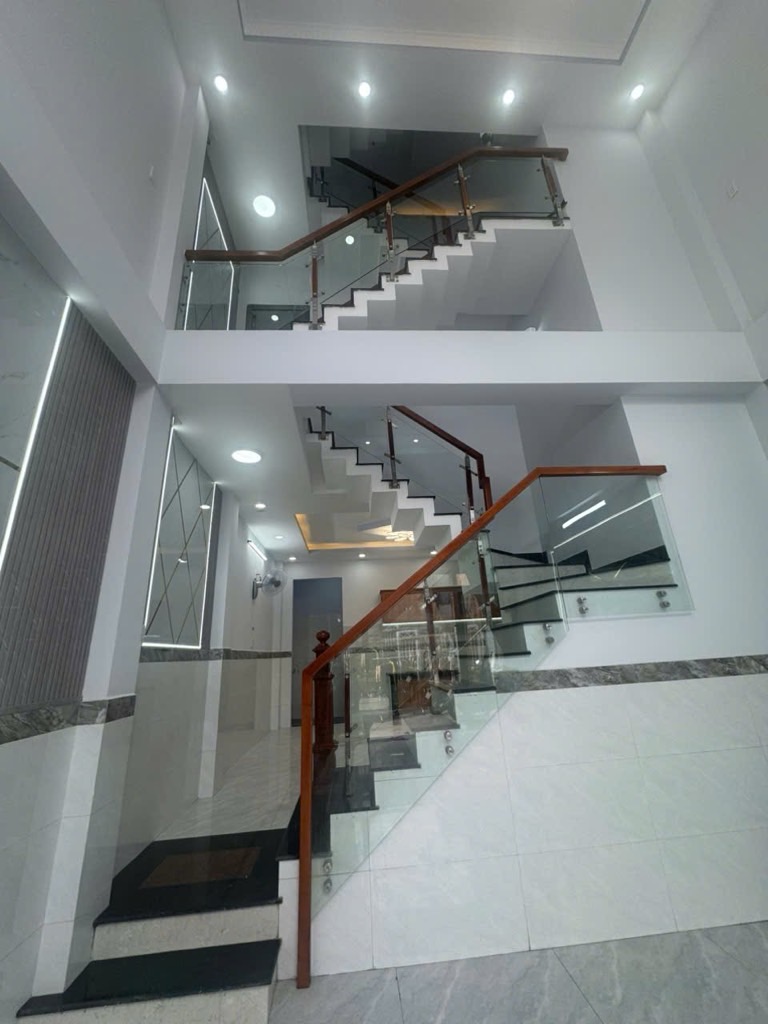 NHÀ ĐẸP FULL NỘI THẤT - HẺM XE HƠI LÊ VĂN KHƯƠNG - NGANG ĐỈNH 5M - 65m2 - 4 TẦNG - GIÁ 5.450 TỶ TL