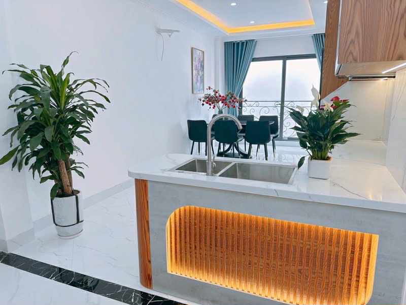 NHÀ DÂN XÂY KIÊN CỐ ĐỊNH CÔNG NHỈNH 6 TỶ. 6 TẦNG x 4PN. FFULL NỘI THẤT ỐP GIẢ GỖ. NGÕ THÔNG.