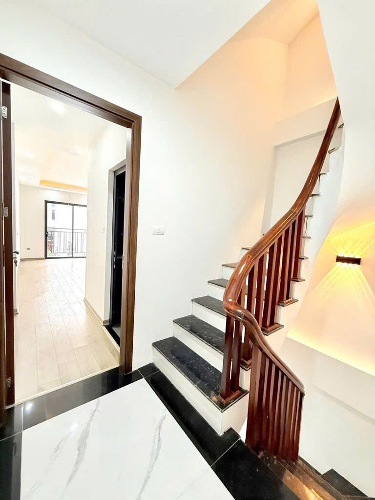 (Gấp) Chính chủ cần bán nhà Hoàng Mai -35m2 | 5 tầng | 3 ngủ | SĐCC | ngõ rộng - Giá nhỉnh 8 đồng