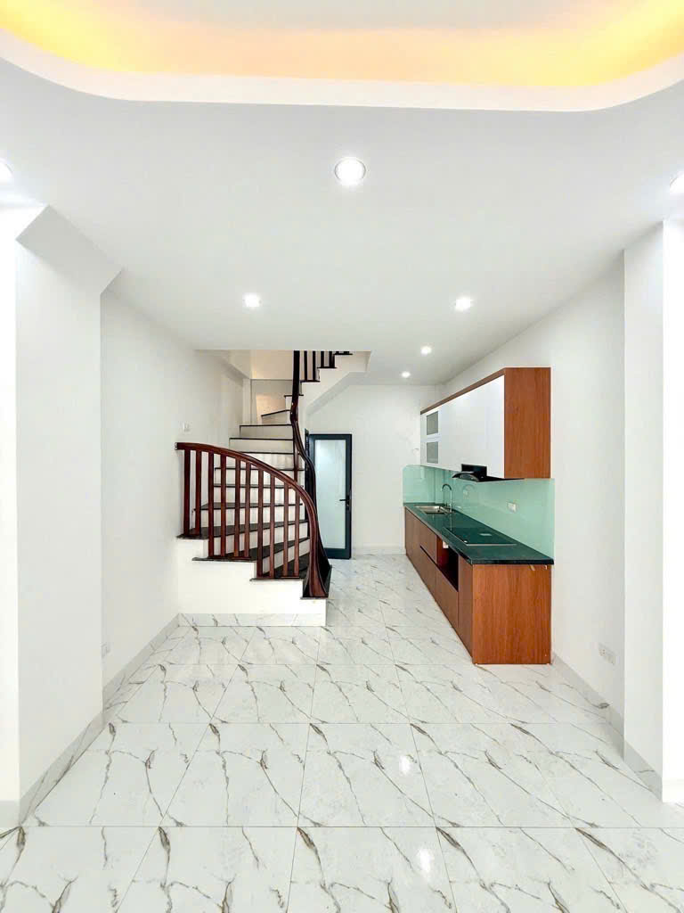 (Gấp) Chính chủ cần bán nhà Hoàng Mai -35m2 | 5 tầng | 3 ngủ | SĐCC | ngõ rộng - Giá nhỉnh 8 đồng