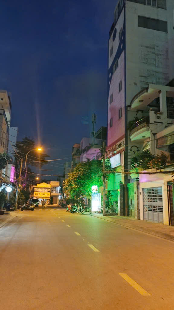 Nhà Bán Gấp: Mặt tiền đường Đông Hồ, Q8, Giảm thêm 200tr, chỉ còn 9.7 tỷ