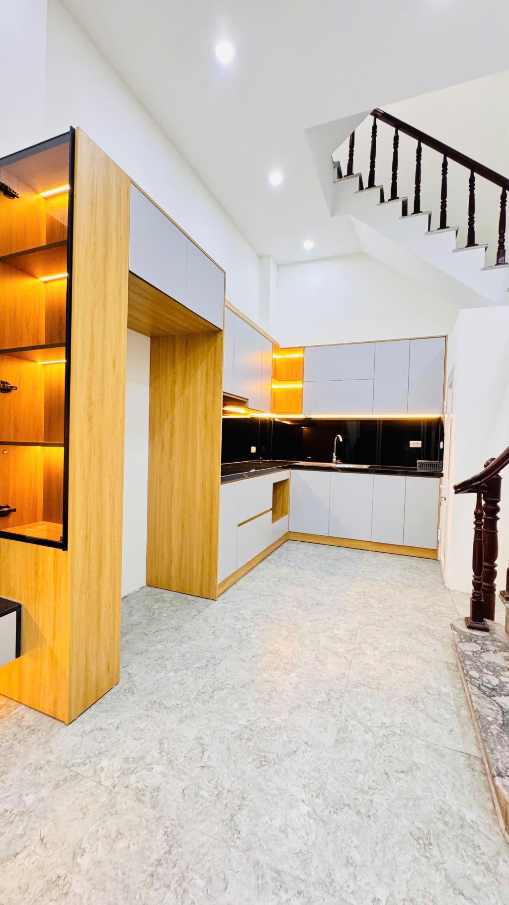 BÁN NHÀ KHƯƠNG HẠ, BA BƯỚC GẶP Ô TÔ, NHÀ ĐẸP LUNG LINH, 35m² NGẬP TRÀN TIỆN ÍCH