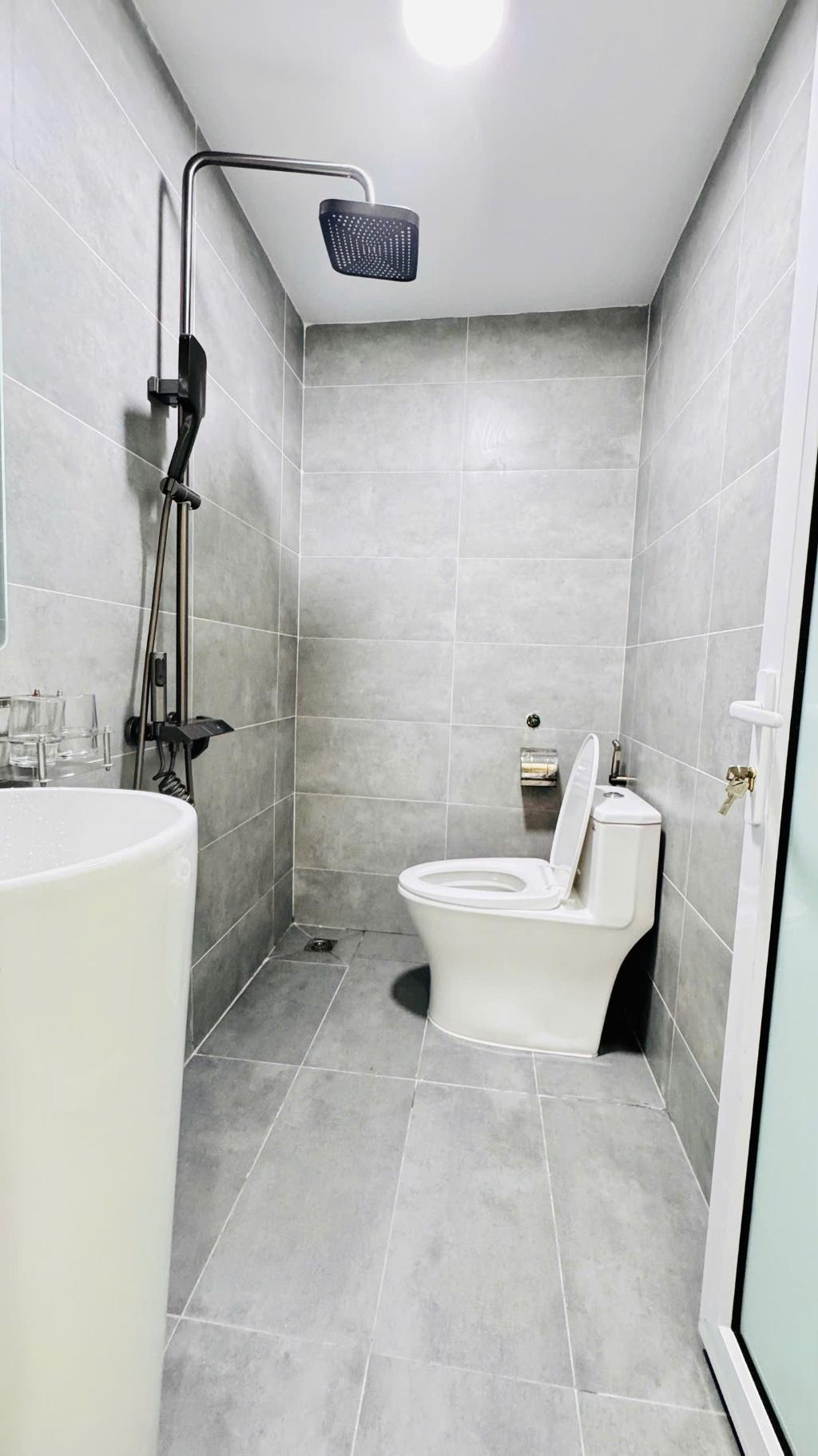 BÁN NHÀ KHƯƠNG HẠ, BA BƯỚC GẶP Ô TÔ, NHÀ ĐẸP LUNG LINH, 35m² NGẬP TRÀN TIỆN ÍCH