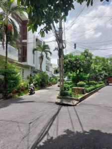 bán nhà gấp quận 11 nhà 4 tầng, sổ vuông, hẻm ô tô