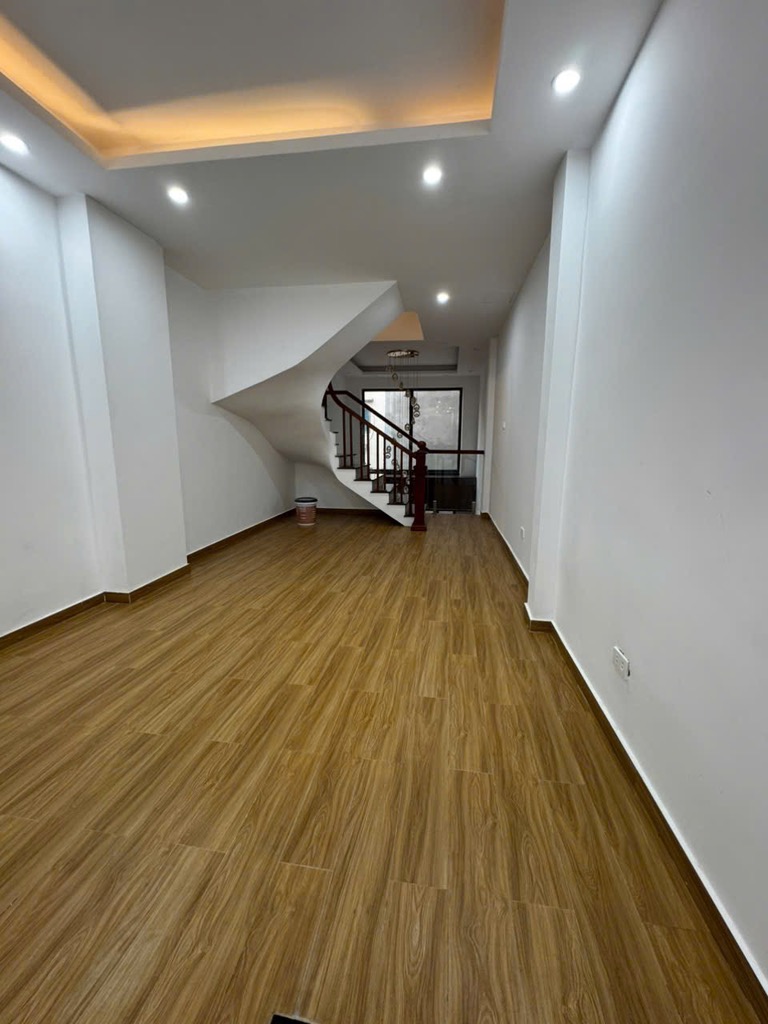 NHÀ MỚI KÍNH KOONG – SÁT HỒ ĐẦM HỒNG – VÀNH ĐAI 2.5