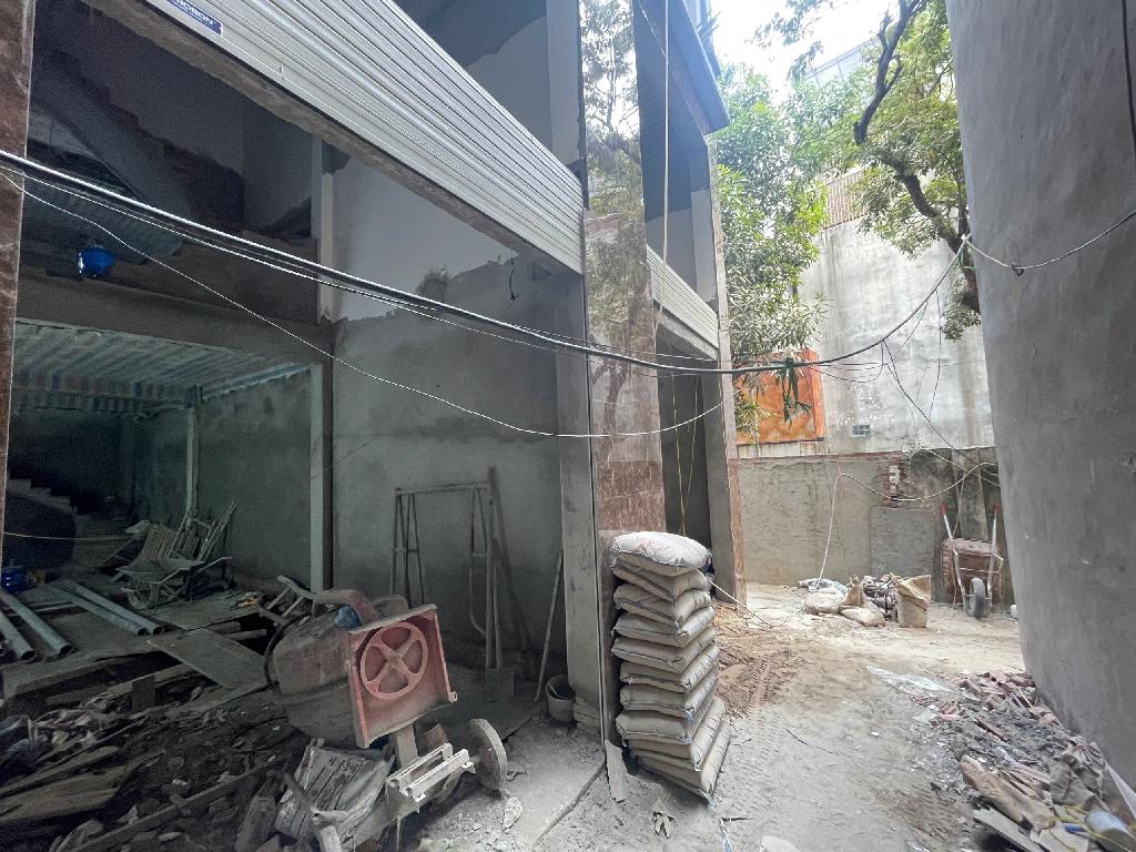 NHÀ MỚI KÍNH KOONG – SÁT HỒ ĐẦM HỒNG – VÀNH ĐAI 2.5