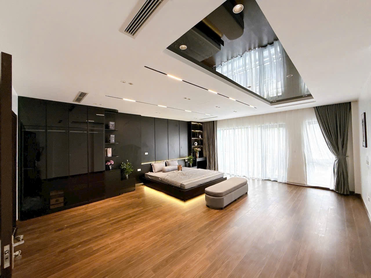 Lê Trọng Tấn-68m2-hơn 18 đồng-thang máy-ô tô ngủ trong nhà-10m ra phố-kinh doanh