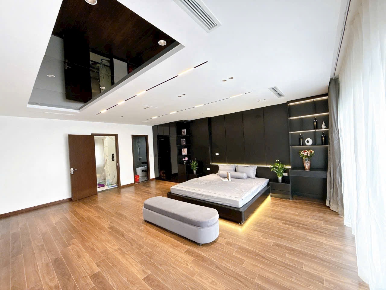Lê Trọng Tấn-68m2-hơn 18 đồng-thang máy-ô tô ngủ trong nhà-10m ra phố-kinh doanh