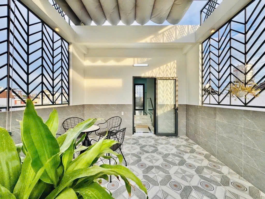 Bán nhà ngay Thống nhất hẽm đẹp sạch sẽ