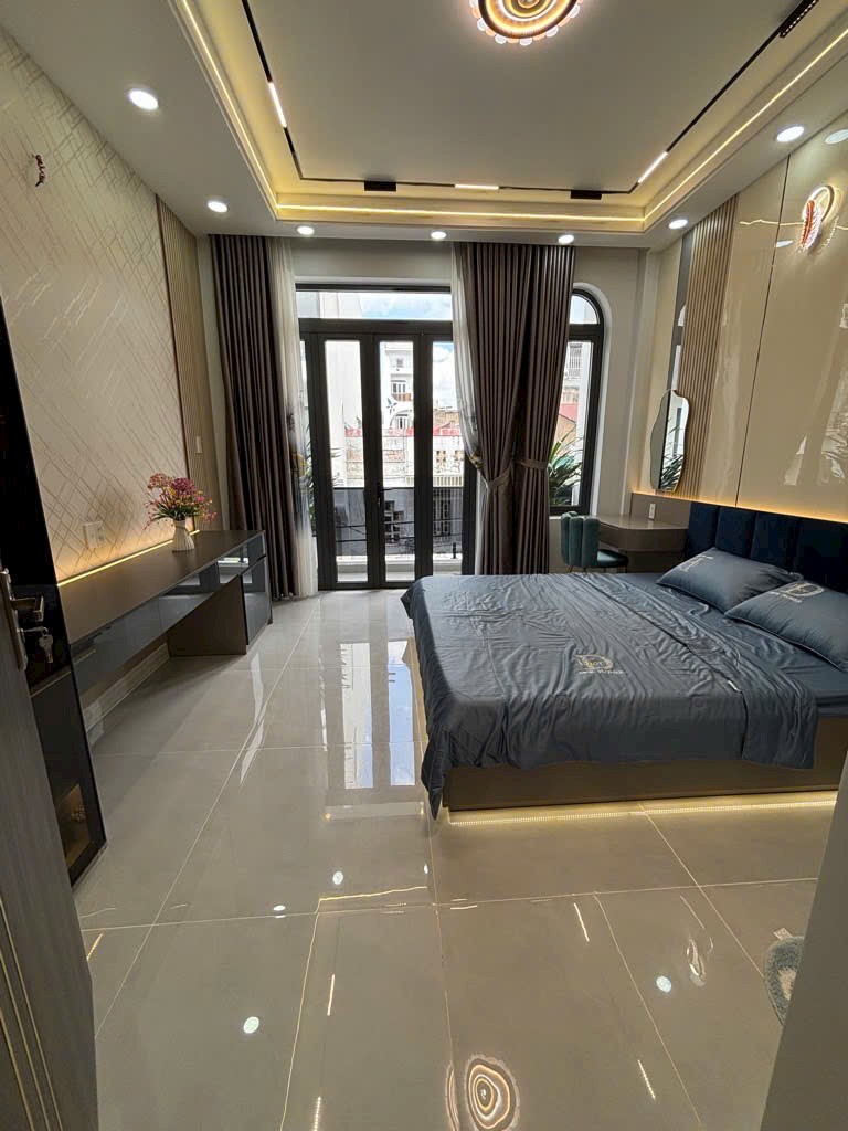 Bán nhà ngay Thống nhất hẽm đẹp sạch sẽ