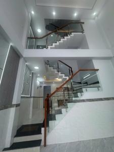 NHÀ ĐẸP FULL NỘI THẤT - HẺM XE HƠI LÊ VĂN KHƯƠNG - NGANG ĐỈNH 5M - 65m2 - 4 TẦNG - GIÁ 5.450 TỶ TL