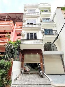 BÁN NHÀ BIÊN GIANG HÀ ĐÔNG ,ĐƯỜNG RỘNG THÊNH THANG 2 Ô TÔ TRÁNH.DIỆN TÍCH 32/40M , 5 TẦNG GIÁ CHỈ 5,25 TỶ