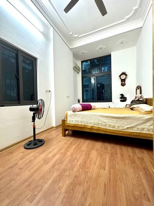 BÁN NHÀ 5 TẦNG LÔ GÓC – TÔN THẤT TÙNG – 2 MẶT THOÁNG, NGÕ KINH DOANH – GIÁ CHỈ 9,6 TỶ!