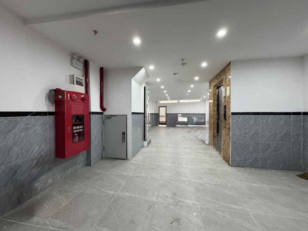 CĂN HỘ DỊCH VỤ DÒNG TIỀN 1.5tỷ/1 năm. 8 tầng thang máy 18 phòng khép kín