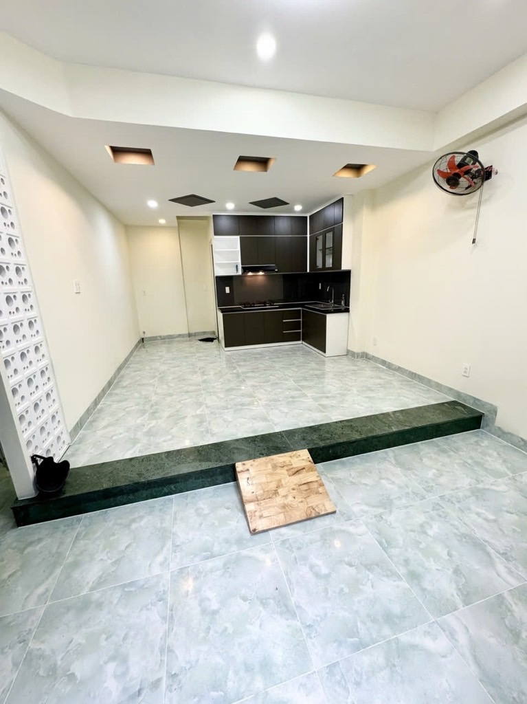Bán căn hộ dịch vụ - Phan Văn Trị, Bình Thạnh