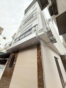 BÁN NHÀ ĐA SỸ 5 TẦNG MỚI KÍNH KOONG - LÔ GÓC 2 MẶT NGÕ - TIỆN ÍCH NGẬP TRÀN