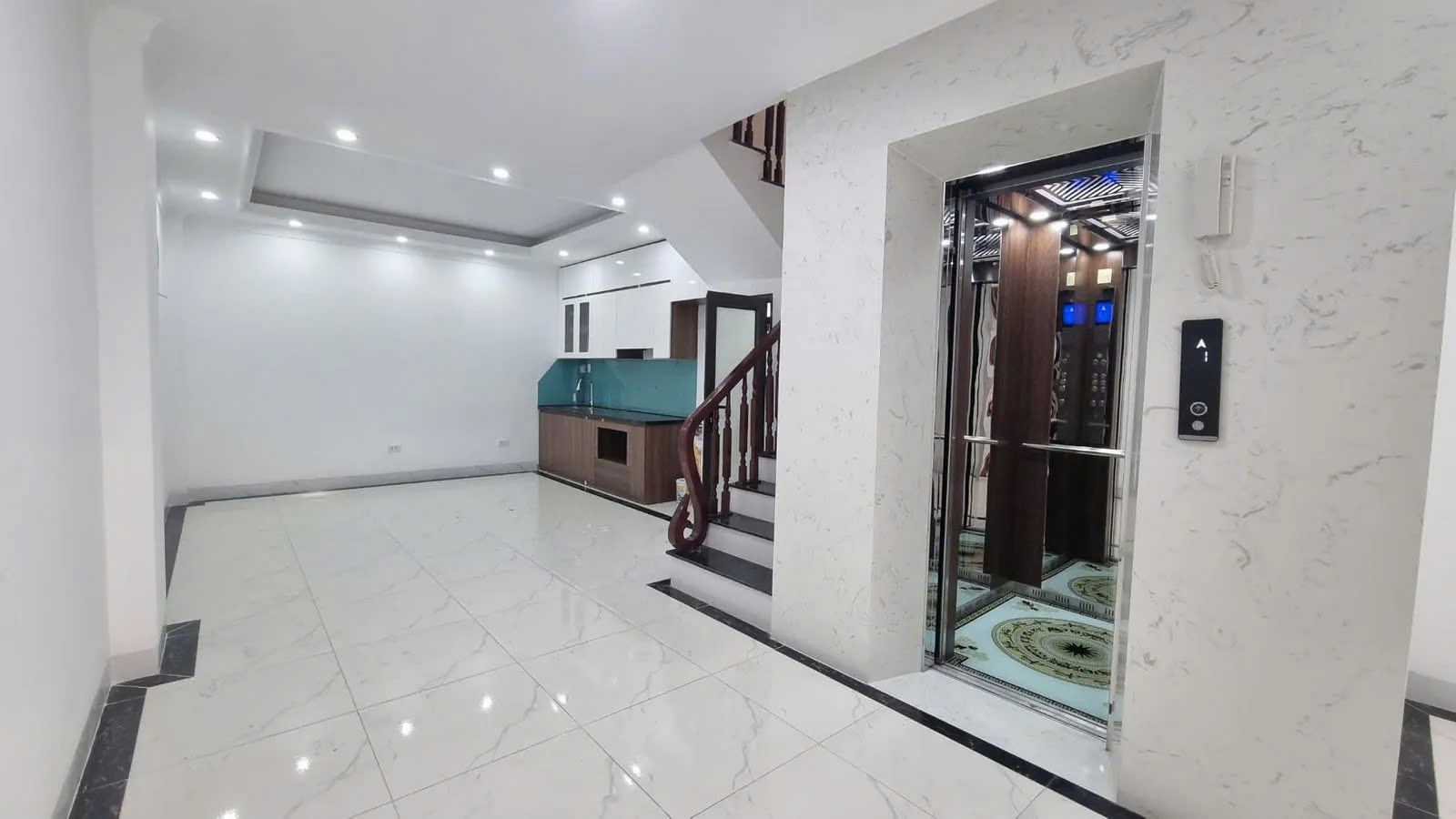 NHÀ VÕ CHÍ CÔNG - DIỆN TÍCH 60M² - 6 TẦNG-MẶT TIỀN 6M - GIÁ CHỈ 12,8 TỶ - CHỦ RẤT THIỆN CHÍ BÁN