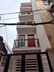NHÀ 51M 5 TẦNG YÊN HOÀ, CẦU GIẤY. CHỈ NHỈNH: 9 TỶ. NGÕ THÔNG KINH DOANH ĐỈNH. GIÁ ĐẦU TƯ SIÊU TỐT!