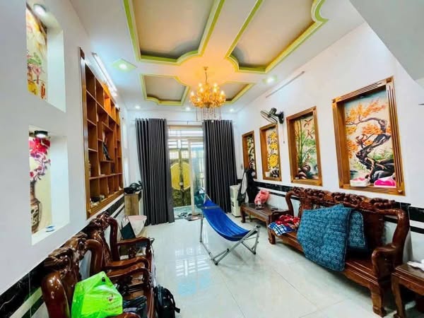 Bán nhà q12- sát vách gò vấp, hẻm 5m thông- 5 tỷ đồng