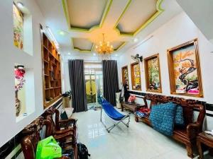 Bán nhà q12- sát vách gò vấp, hẻm 5m thông- 5 tỷ đồng