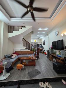 NHÀ ĐẸP NGỌC THUỴ CỰC HIẾM-45M-5 TỶ- BÁN GẤP