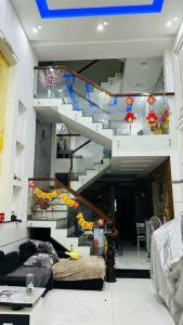 VÕ VĂN NGÂN - 52.2M2-4TẦNG- XE HƠI VÀO TẬN NHÀ- NHỈNH 10T