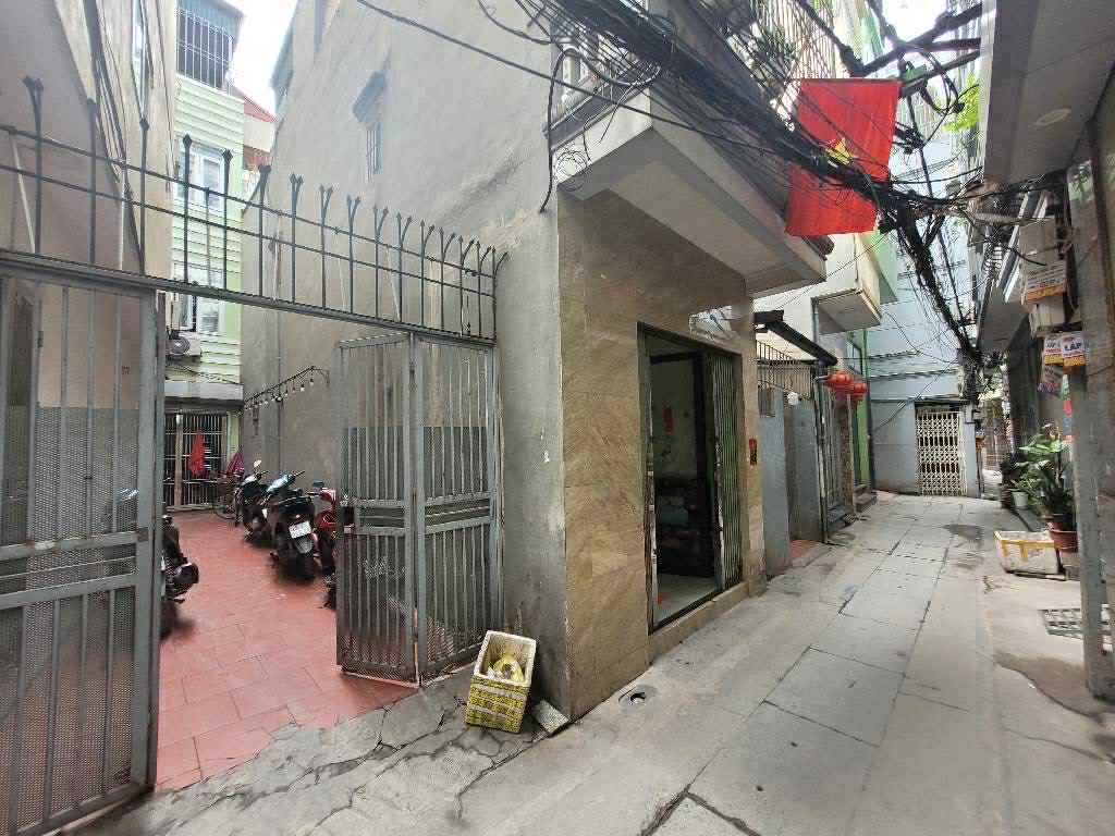 BÁN NHÀ TRIỀU KHÚC - DÂN XÂY - NỘI THẤT ĐẸP - 30M2 6.8 TỶ CÓ THƯƠNG LƯỢNG