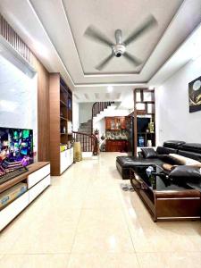 BÁN NHÀ TRIỀU KHÚC - DÂN XÂY - NỘI THẤT ĐẸP - 30M2 6.8 TỶ CÓ THƯƠNG LƯỢNG