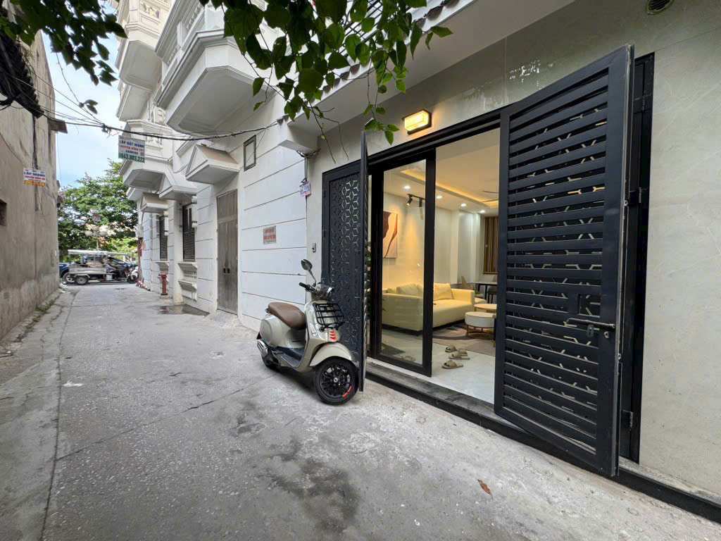 BÁN NHÀ CHU HUY MÂN, Ô TÔ VAO NHÀ, GẦN PHỐ, 48M2, CHỈ 8.X TỶ