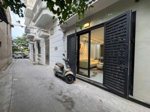 BÁN NHÀ CHU HUY MÂN, Ô TÔ VAO NHÀ, GẦN PHỐ, 48M2, CHỈ 8.X TỶ