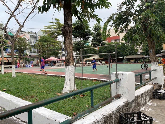 Khu chợ đêm hạnh thông tây