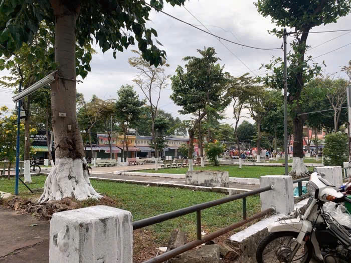 Khu chợ đêm hạnh thông tây