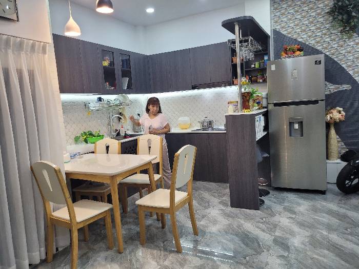 Bán nhà mới xây, 5,6x 8 m, 45 m2. 4 lầu, gần Trường Chinh, P 12, giá 8 xx tỷ