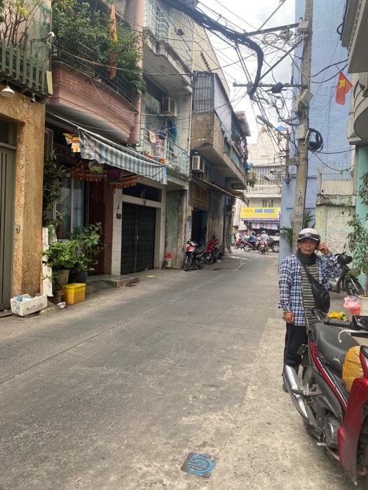 Bán nhà hẻm xe hơi, gần Lạc Long Quân, P11, Tân Bình, 36 m2, 4 lầu, DT 3,8 x 10 m, giá 9 xx tỷ