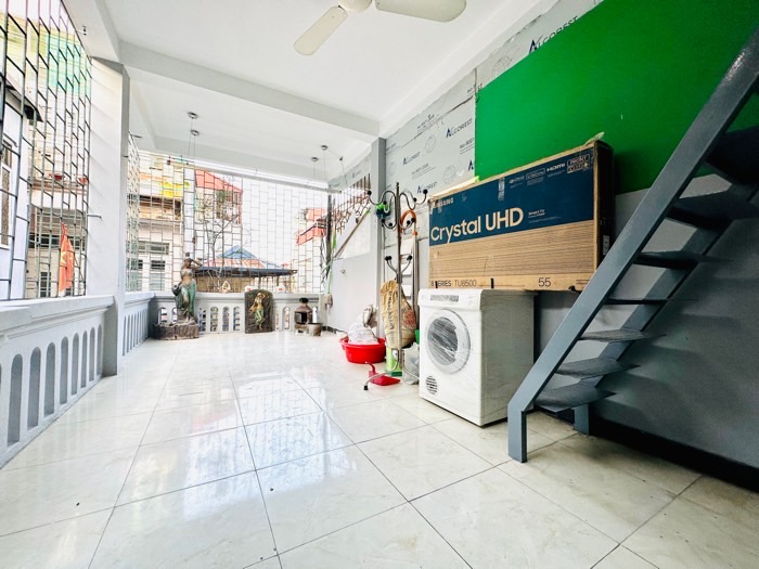 Bán nhà đường Tôn Thất Tùng, ngõ thông dịch vụ tốt, 39m2