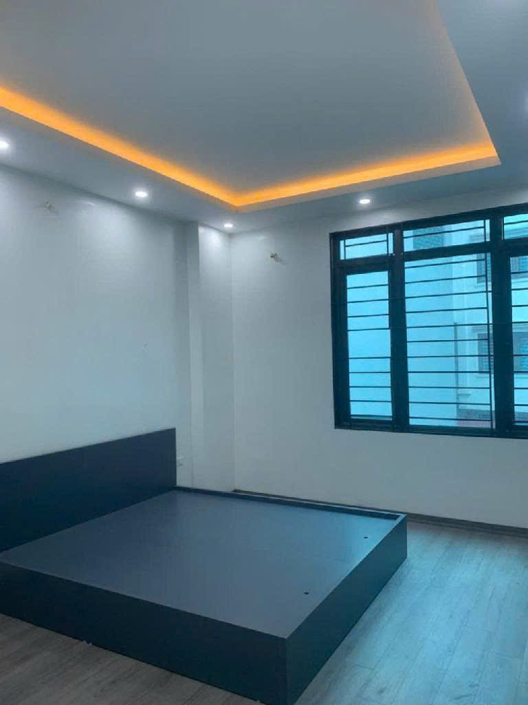 NHÀ TRUNG TÂM QUANG TIẾN-GẦN Ô TÔ