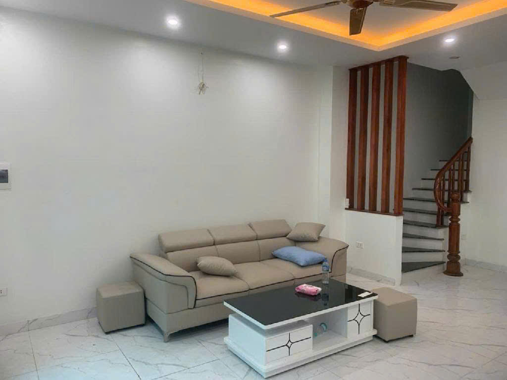 NHÀ TRUNG TÂM QUANG TIẾN-GẦN Ô TÔ