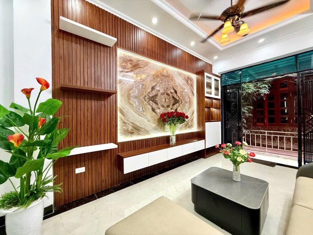 HƠN 10 TỶ NHÀ MỚI MINH KHAI 51M2 THANG MÁY Ô TÔ 20M TƯƠNG LAI MẶT PHỐ