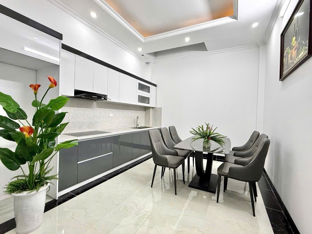 HƠN 10 TỶ NHÀ MỚI MINH KHAI 51M2 THANG MÁY Ô TÔ 20M TƯƠNG LAI MẶT PHỐ